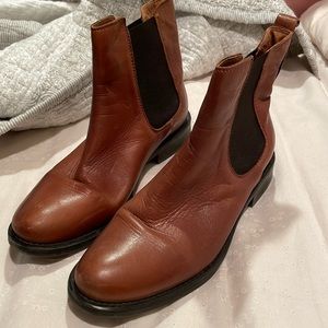 Cognac brown boot